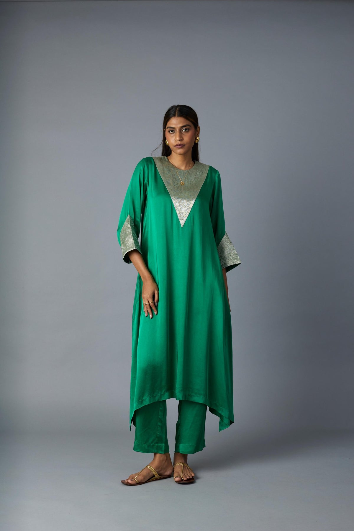 tikona kurta set in green, image 2
