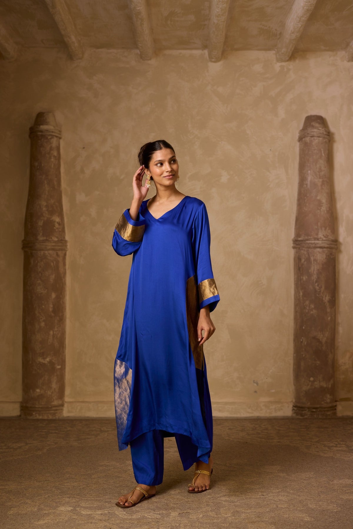 rangoli kaftan set in royal blue, image 3