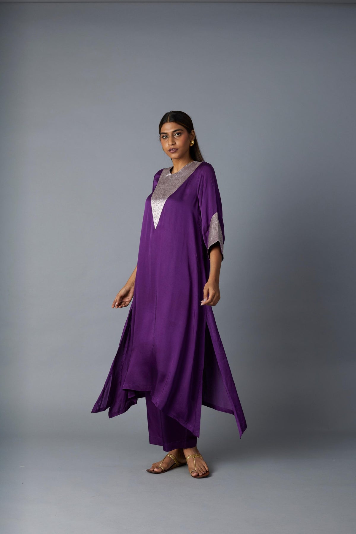 tikona kurta set in purple, image 4