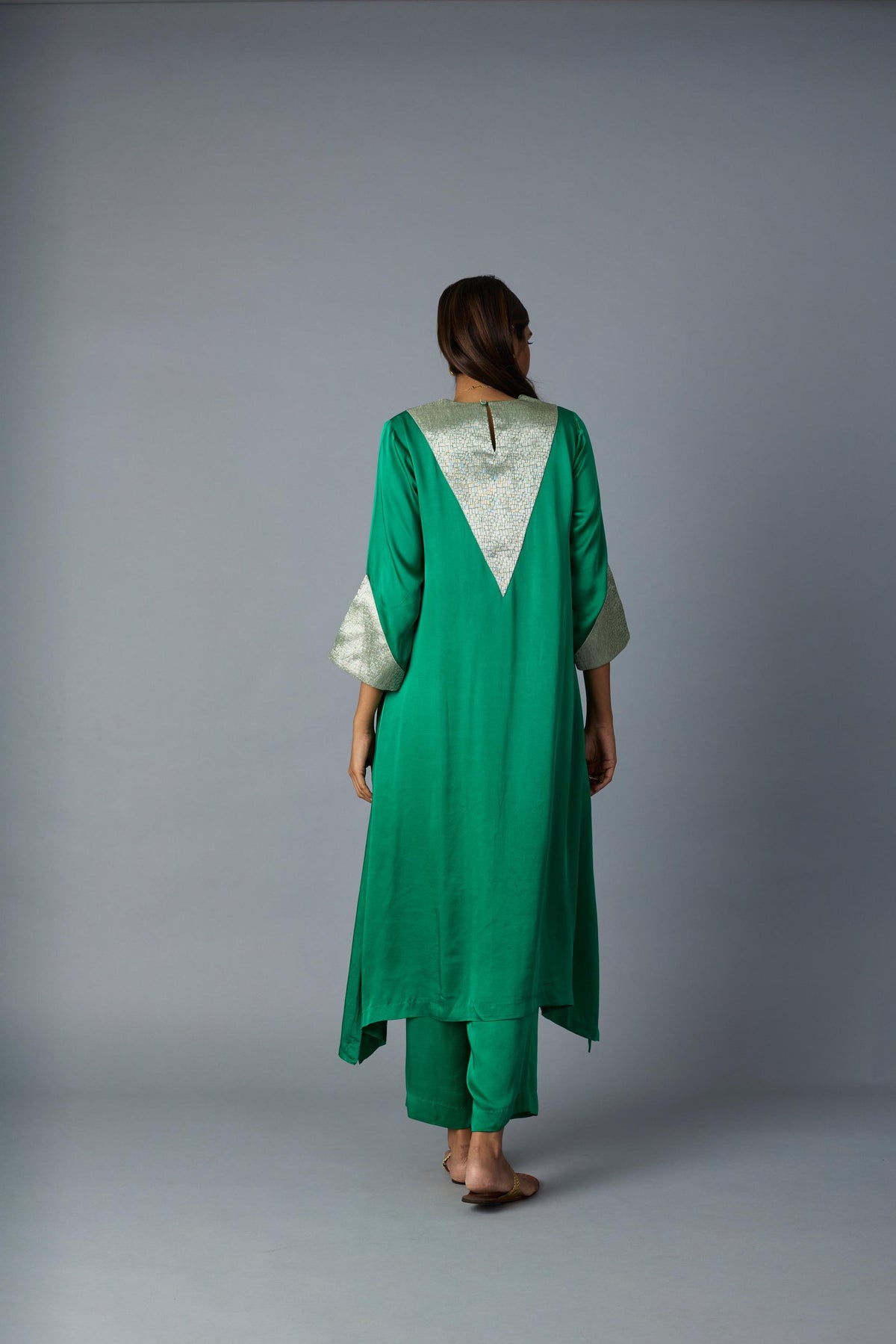 tikona kurta set in green, image 5