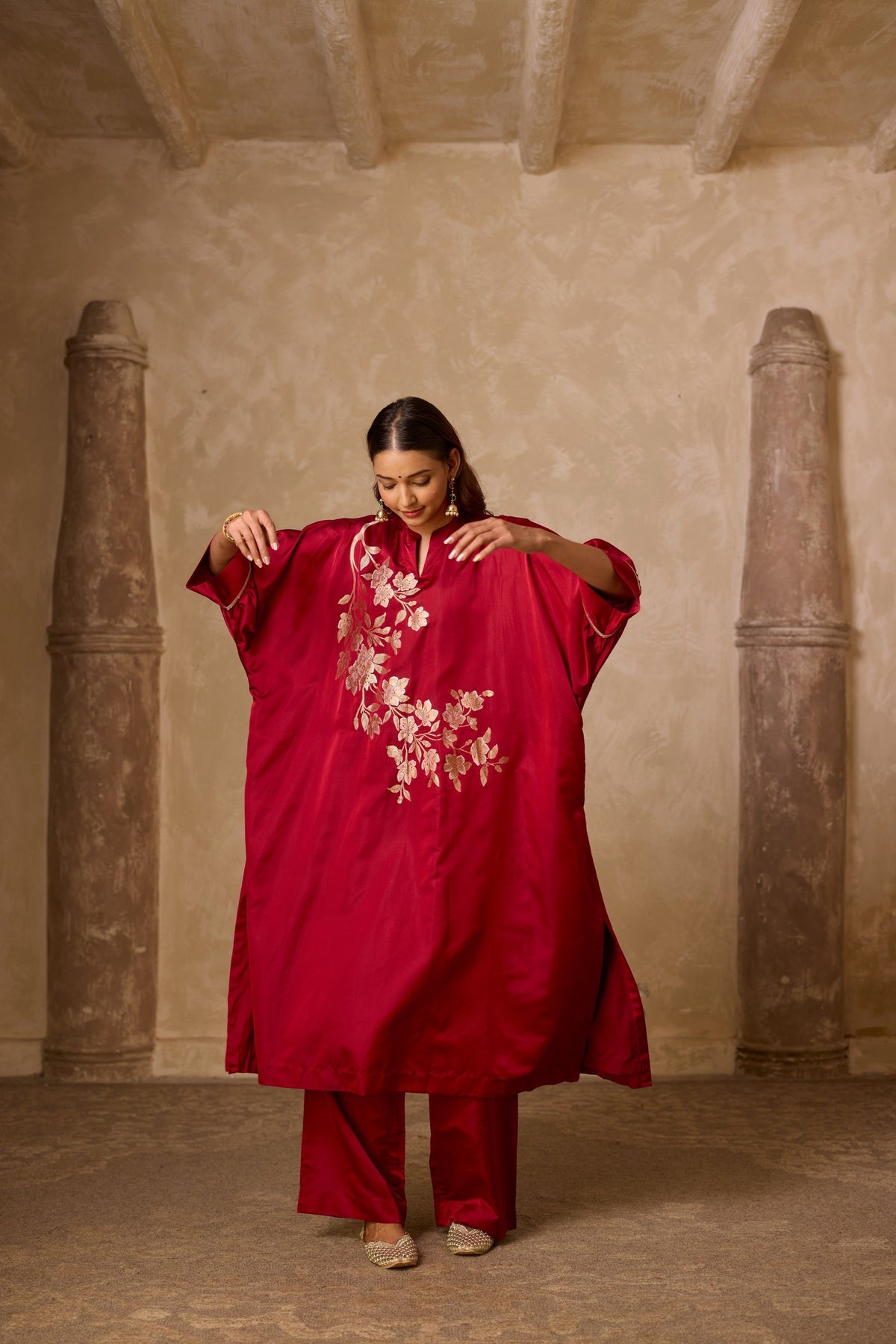 phool kaftan set in red, image 5