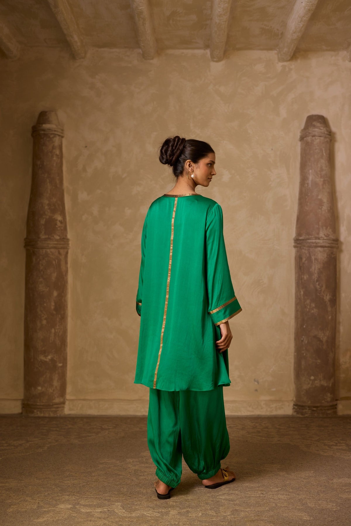 azra kurta set in green, image 7