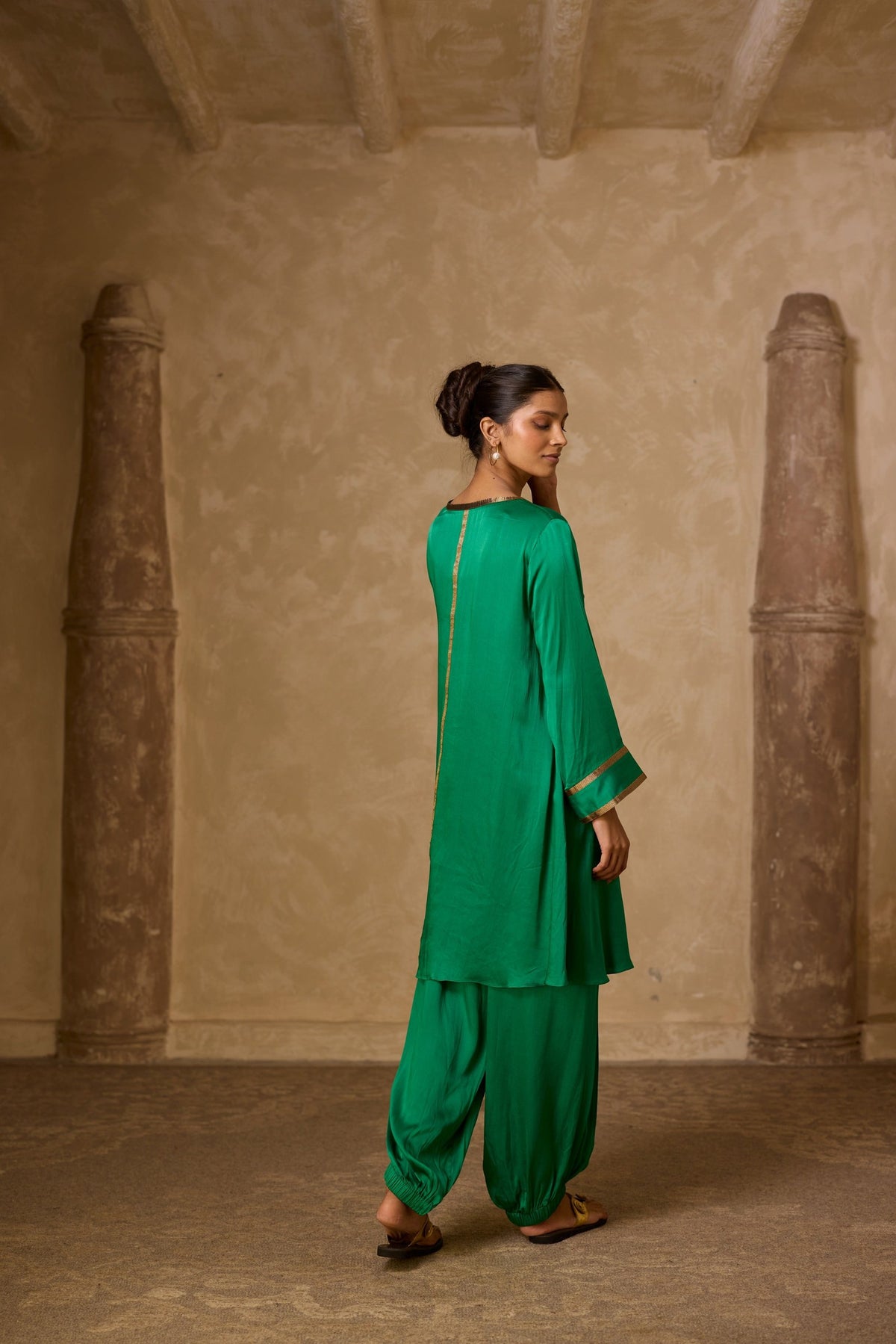 azra kurta set in green, image 8