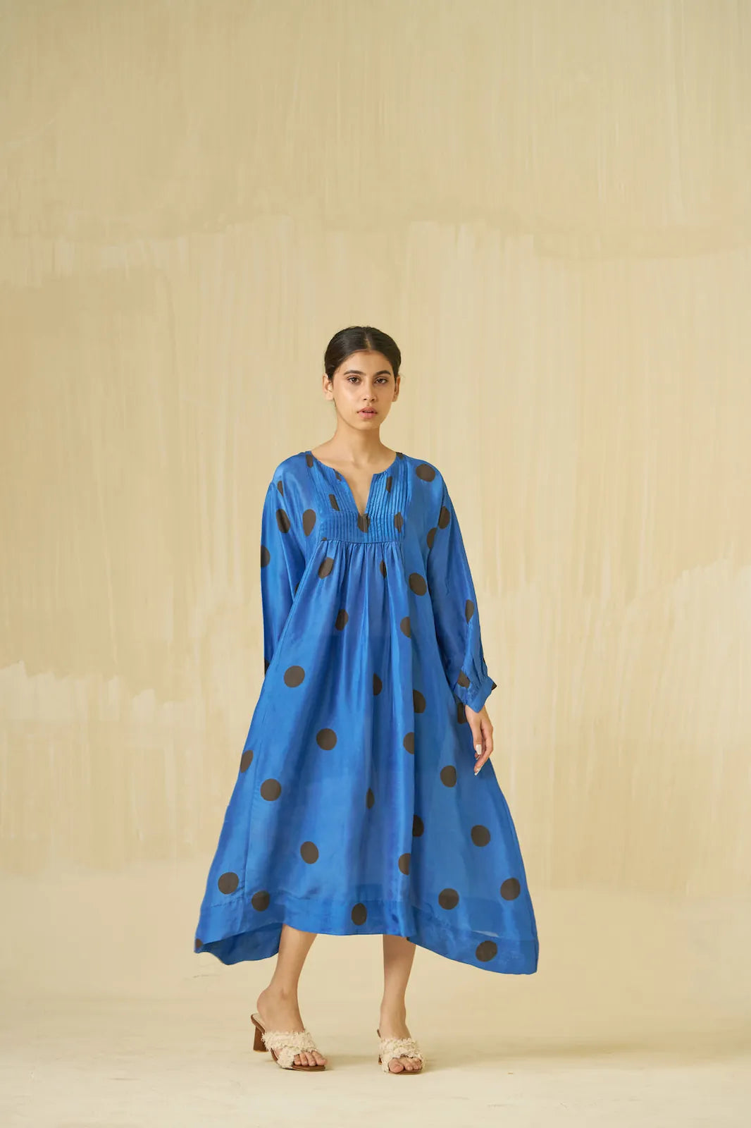 button dress, image 1