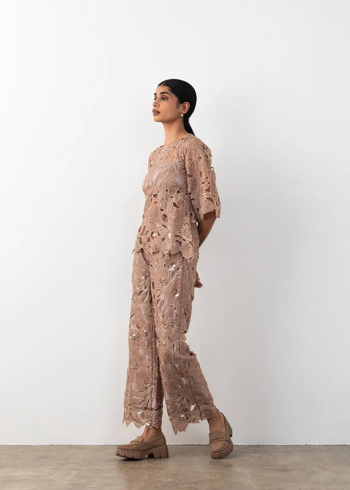 cutwork coord, image 1