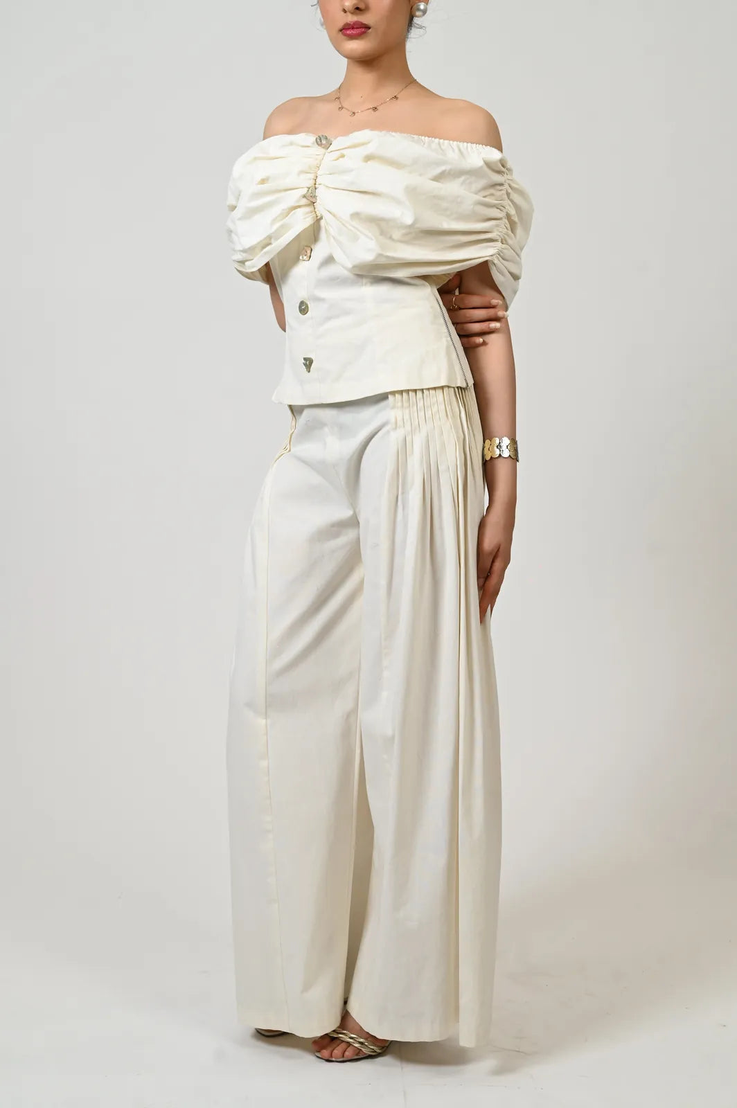 divya chawla in coconut cooler top, image 11