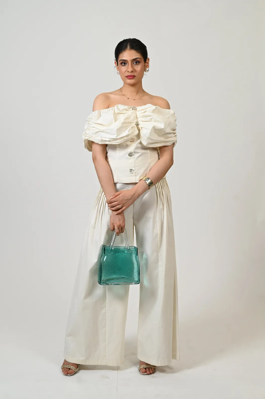 divya chawla in coconut cooler top, image 13
