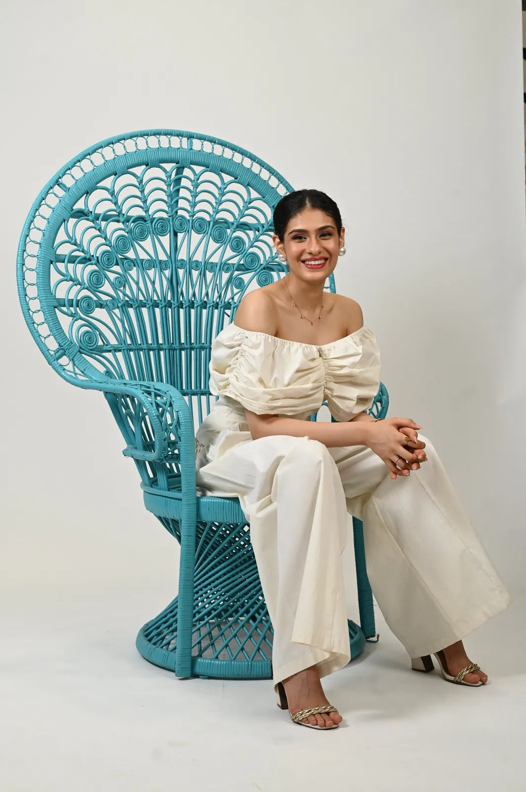 divya chawla in coconut cooler top, image 14