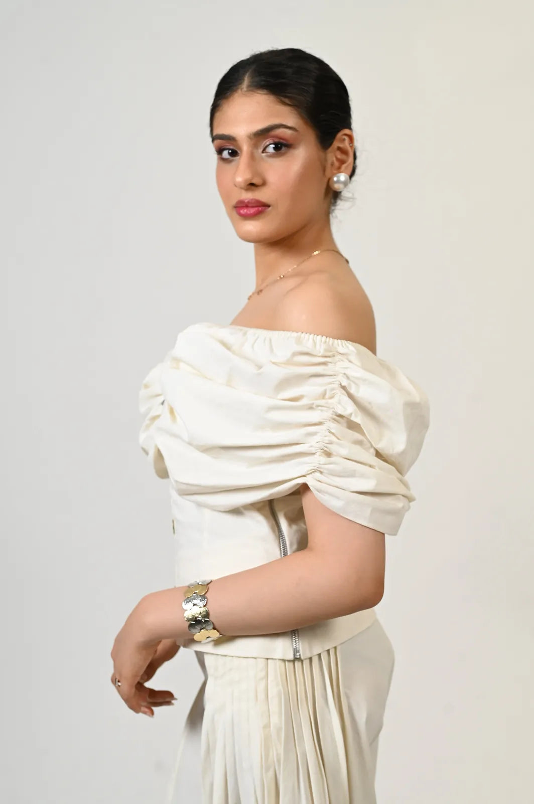 divya chawla in coconut cooler top, image 9