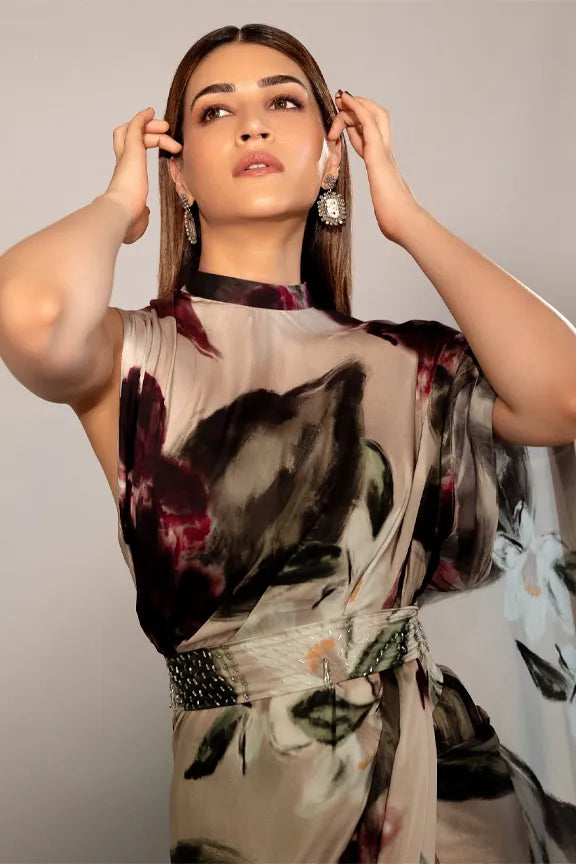 kriti sanon in ivy gardenia collar pallu saree, image 3