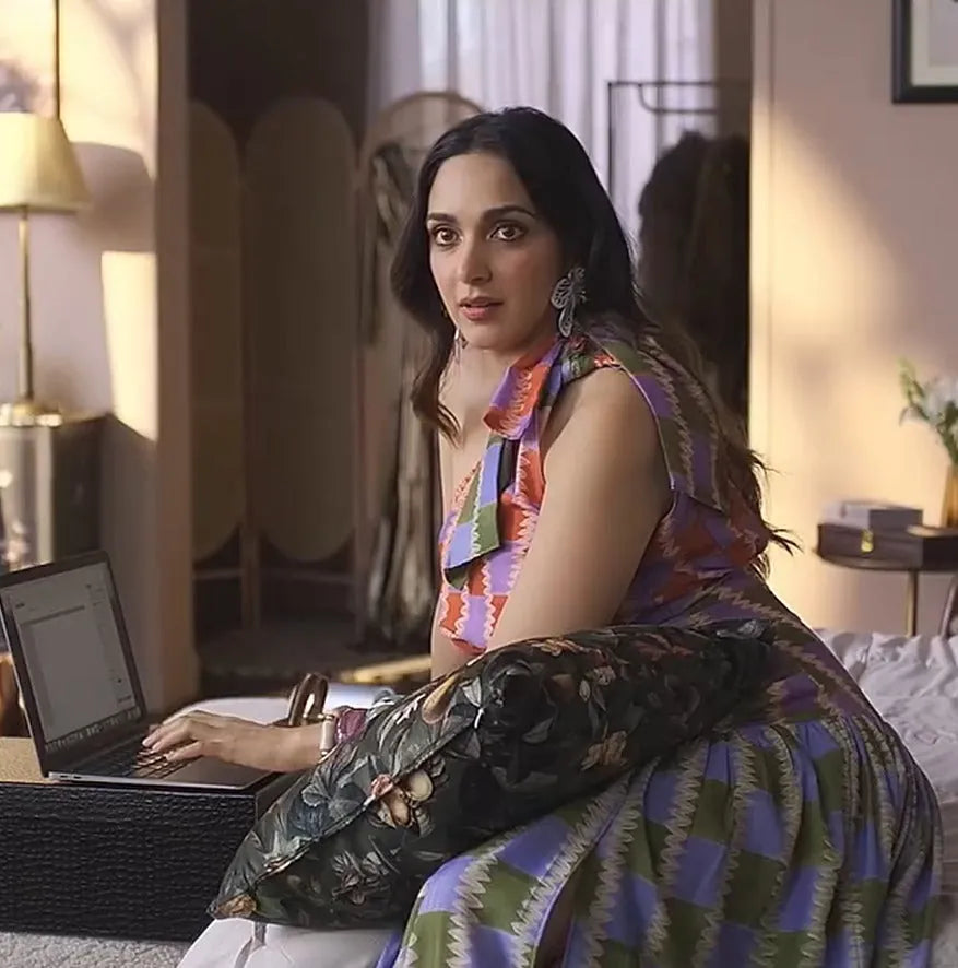 kiara advani in scarlet haze, image 1