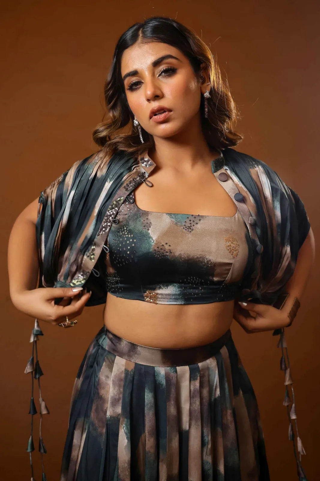 heena somani in patina skirt paired with bustier and jacket, image 5
