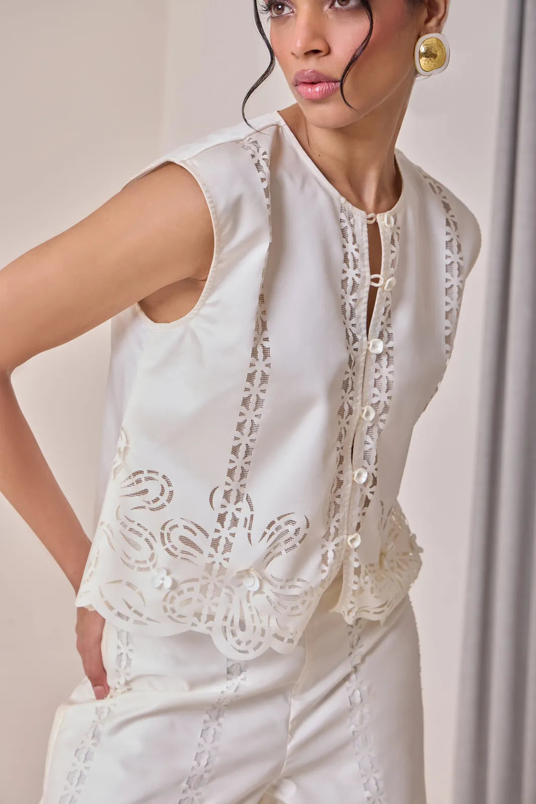 pearl cut-work jacket, image 3