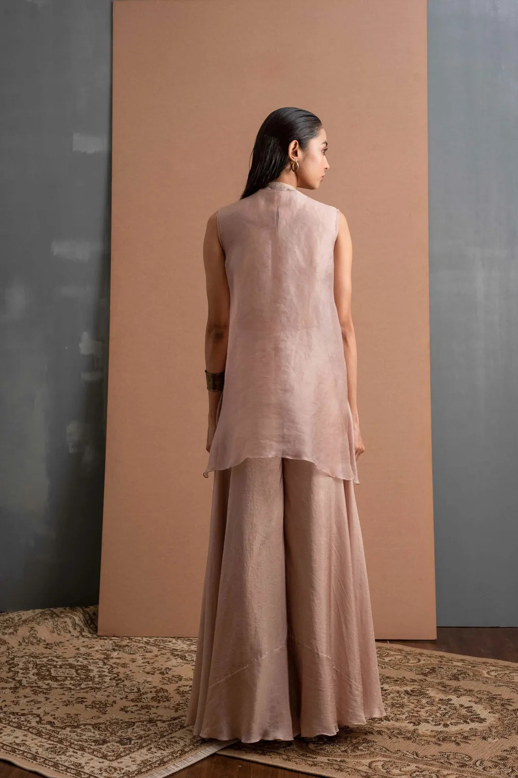 silk jacket and flared pant set, image 4