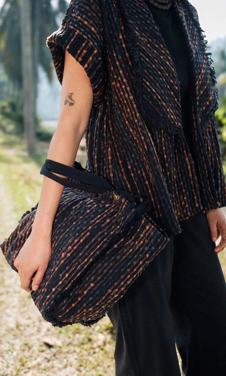 handwoven berlin shawl collar top - black copper, image 3