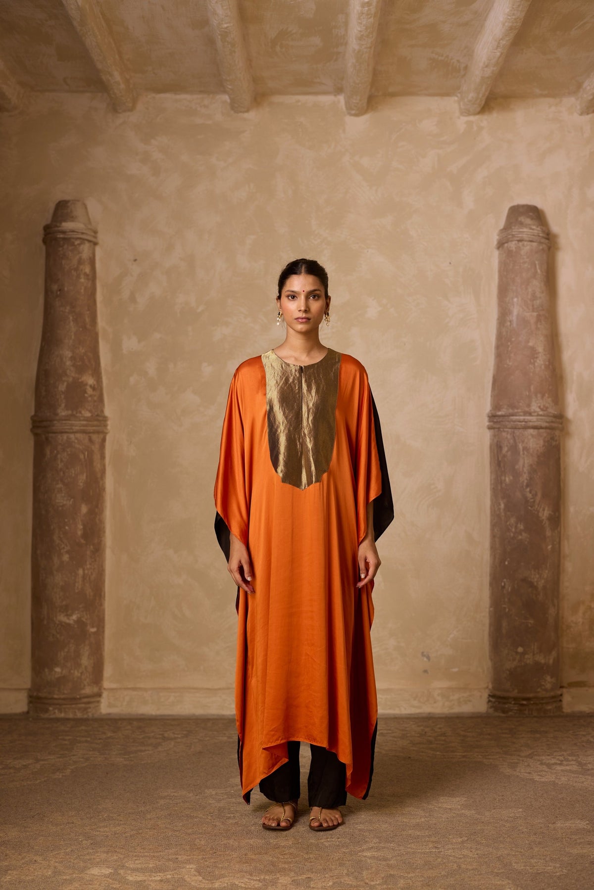 haar kaftan in rust & black, image 1