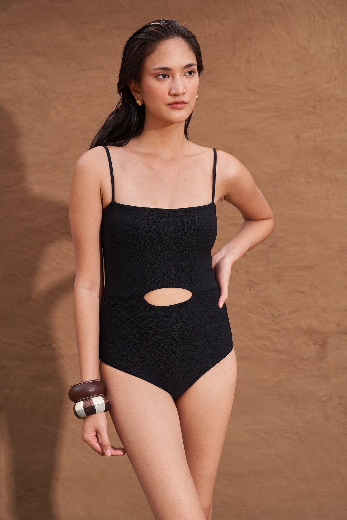 eza one piece in black, image 2