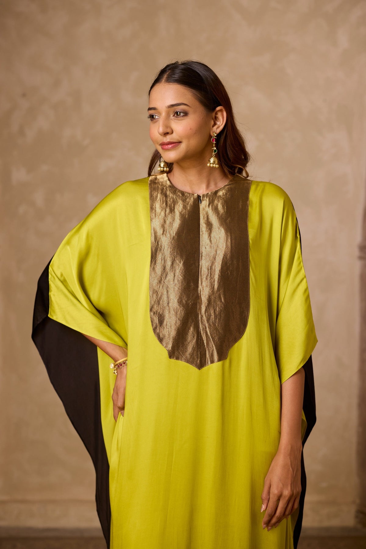 haar kaftan in lime green & black, image 2