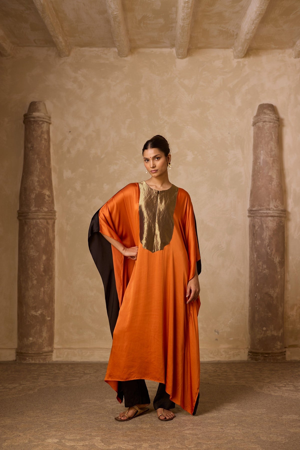 haar kaftan in rust & black, image 3