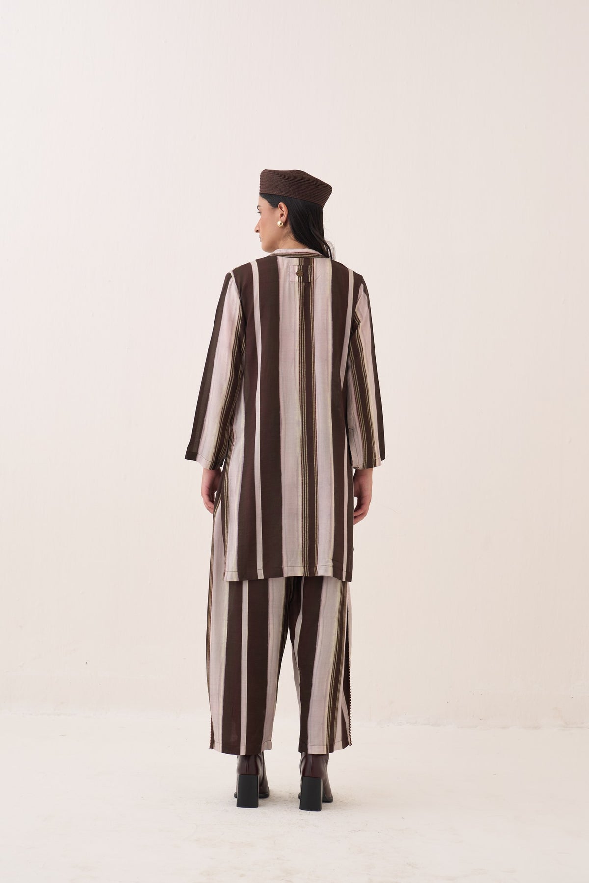 shyam barrel pants — image 3