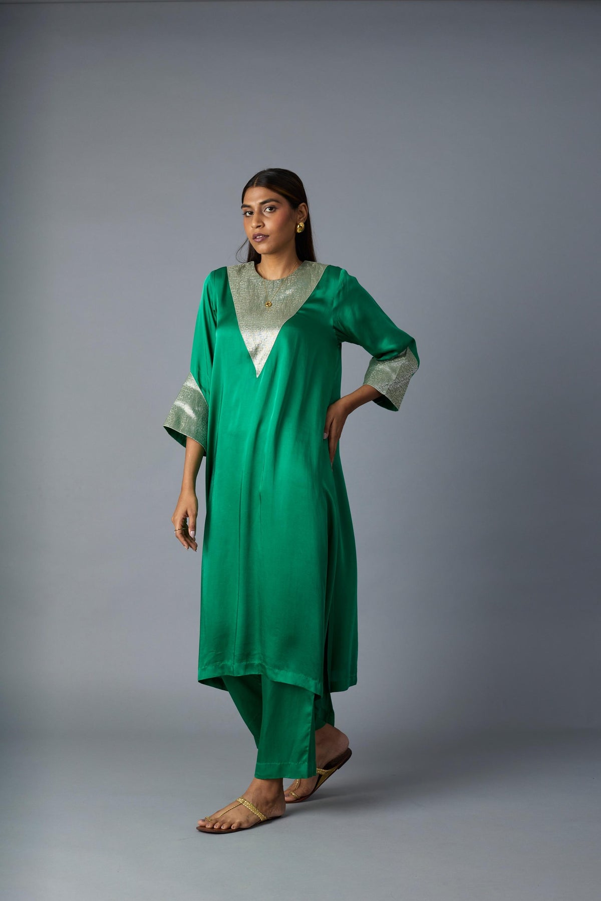 tikona kurta set in green, image 3