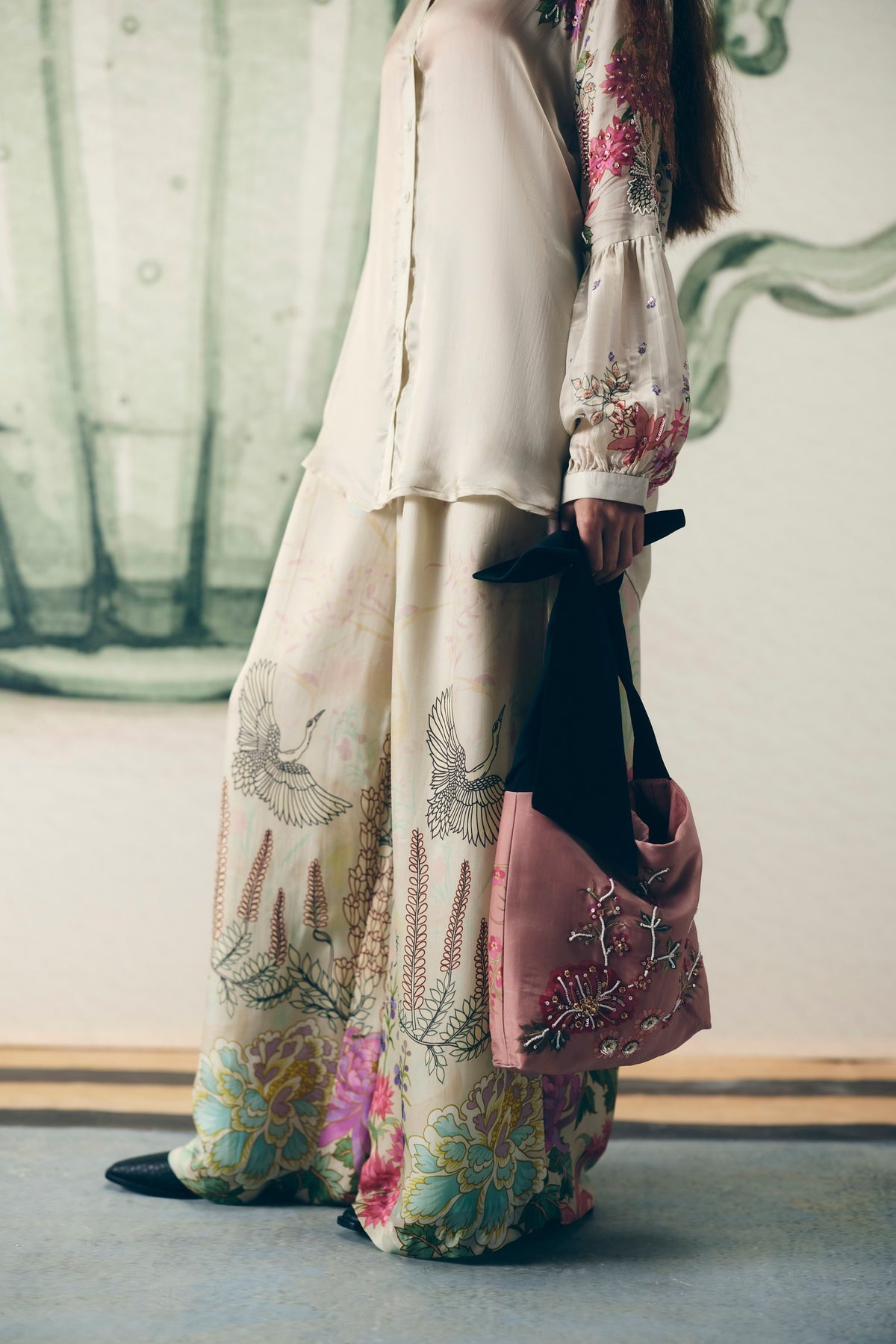 aika satin set in ivory, image 5