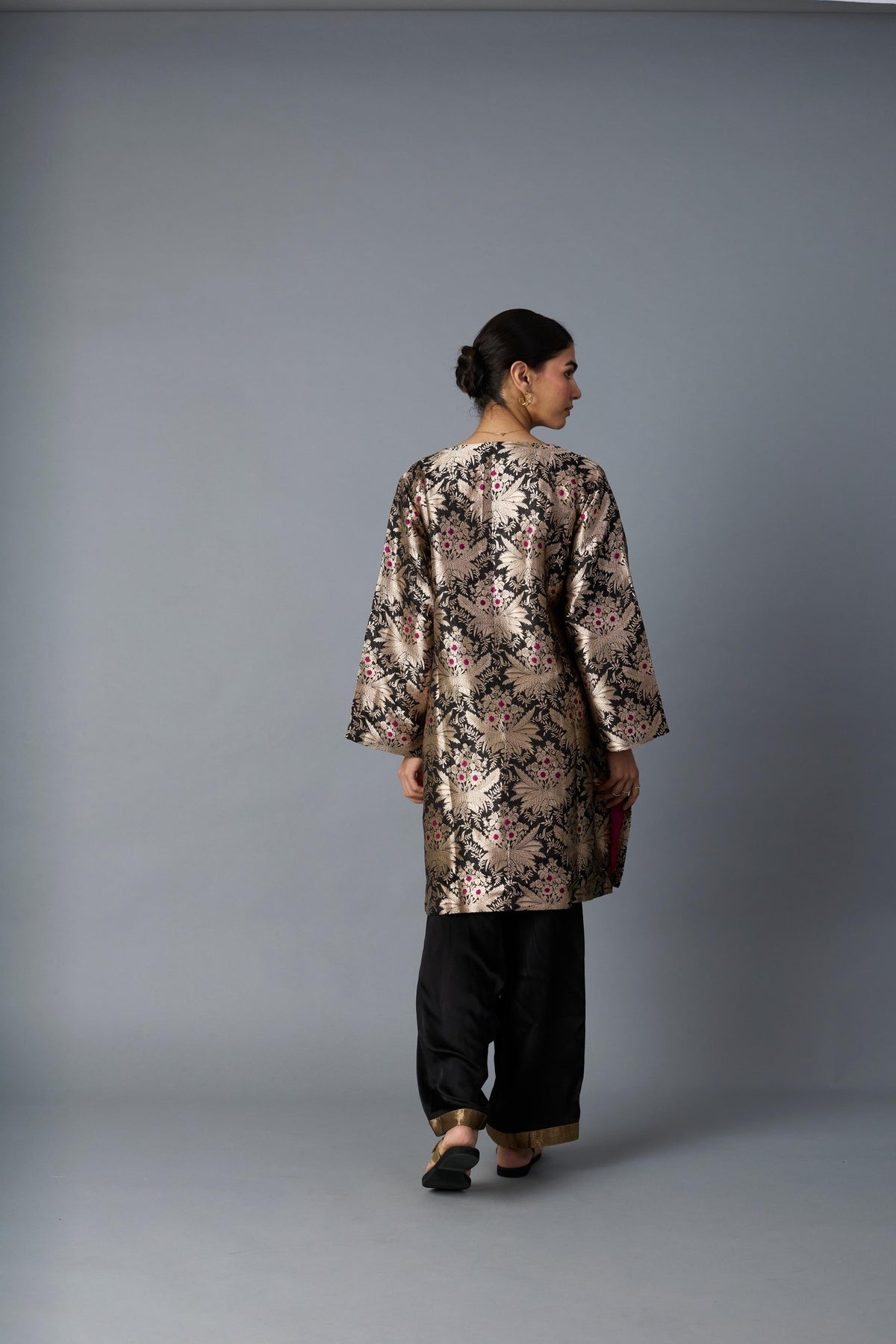 hazara co-ord set with plain pants in black, image 5