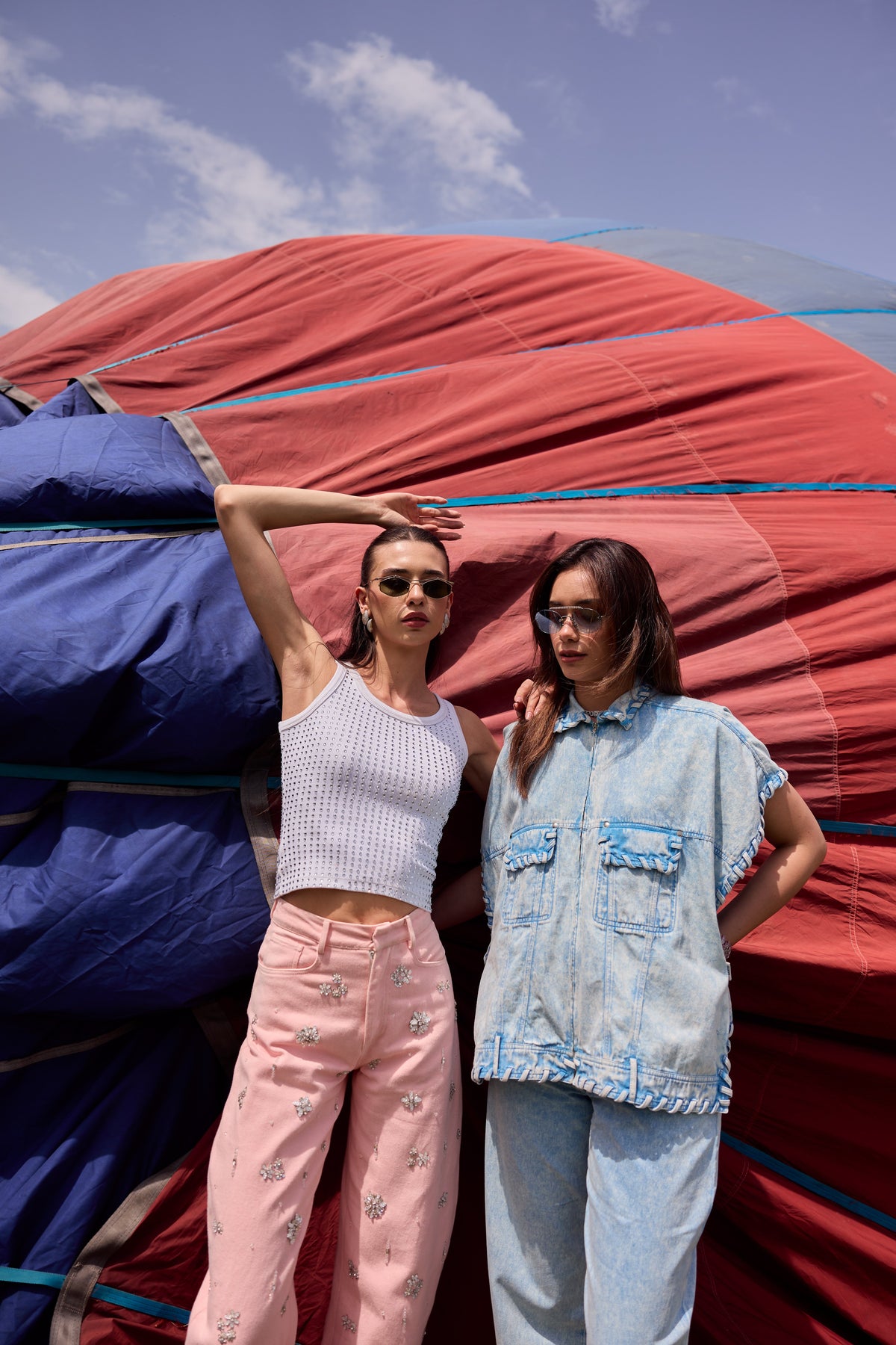 alina jeans — image 2