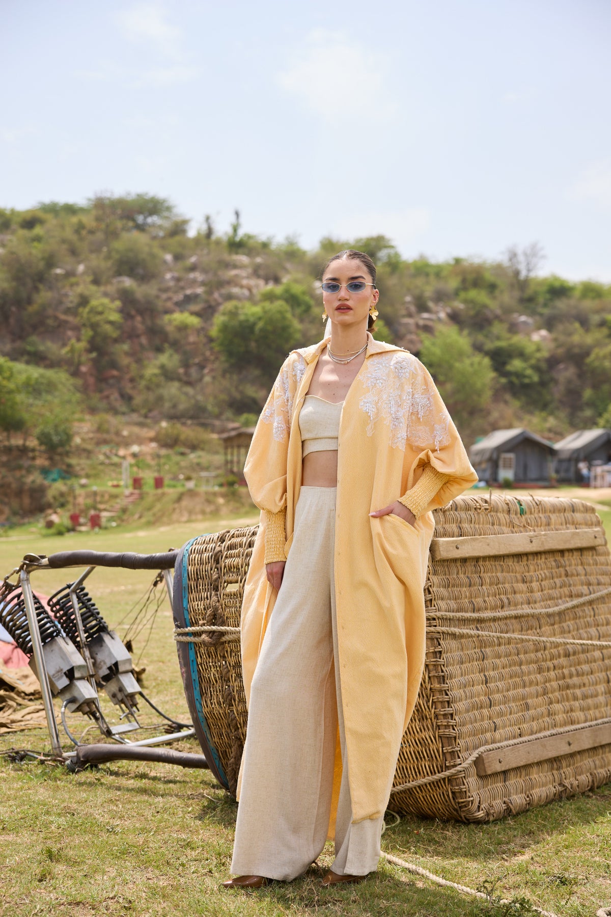 gia shrug — image 4