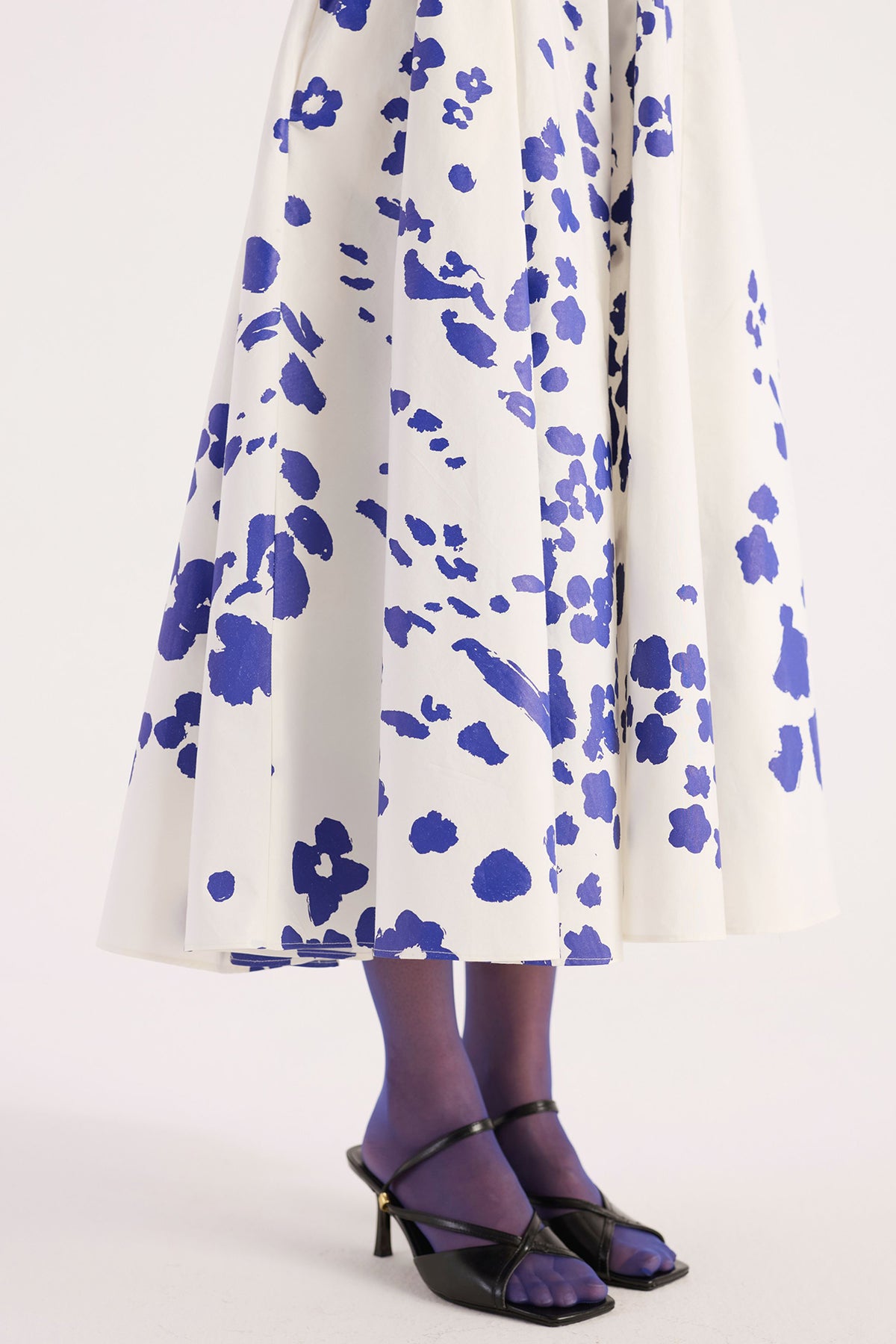 ivory gathered v-neck screen print dress — image 3