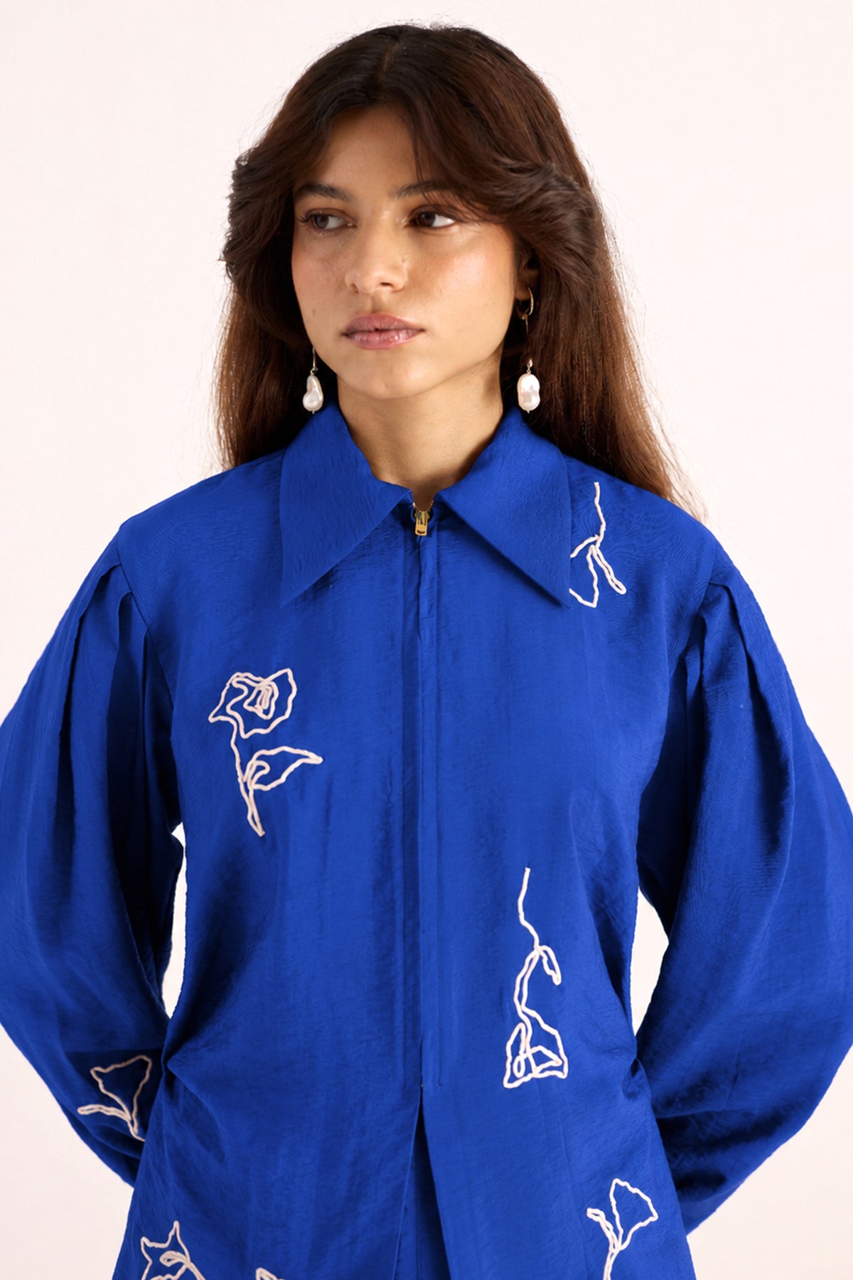 hand embroidered pleated sleeve shirt — image 8
