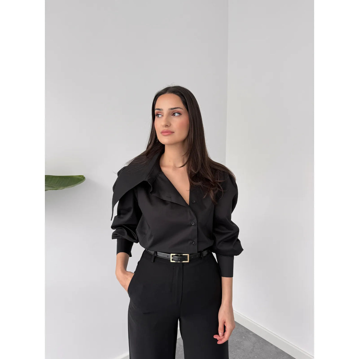 berry asymmetric collar detailed shirt, image 1