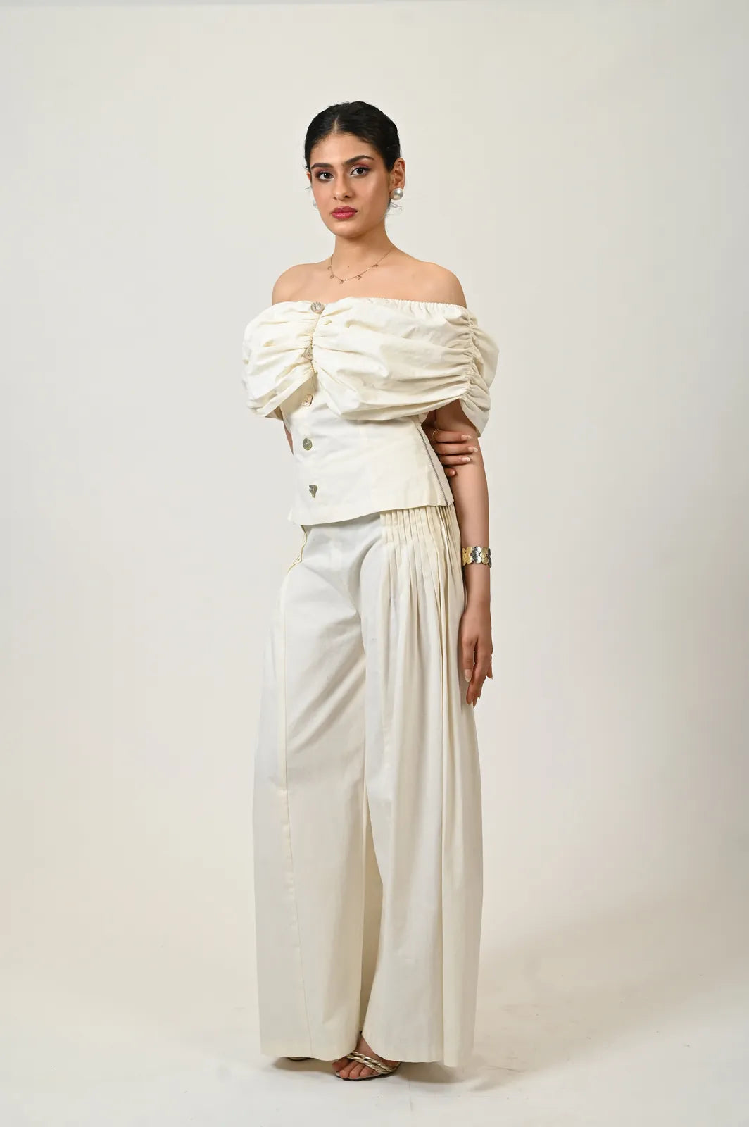 divya chawla in coconut cooler top, image 12