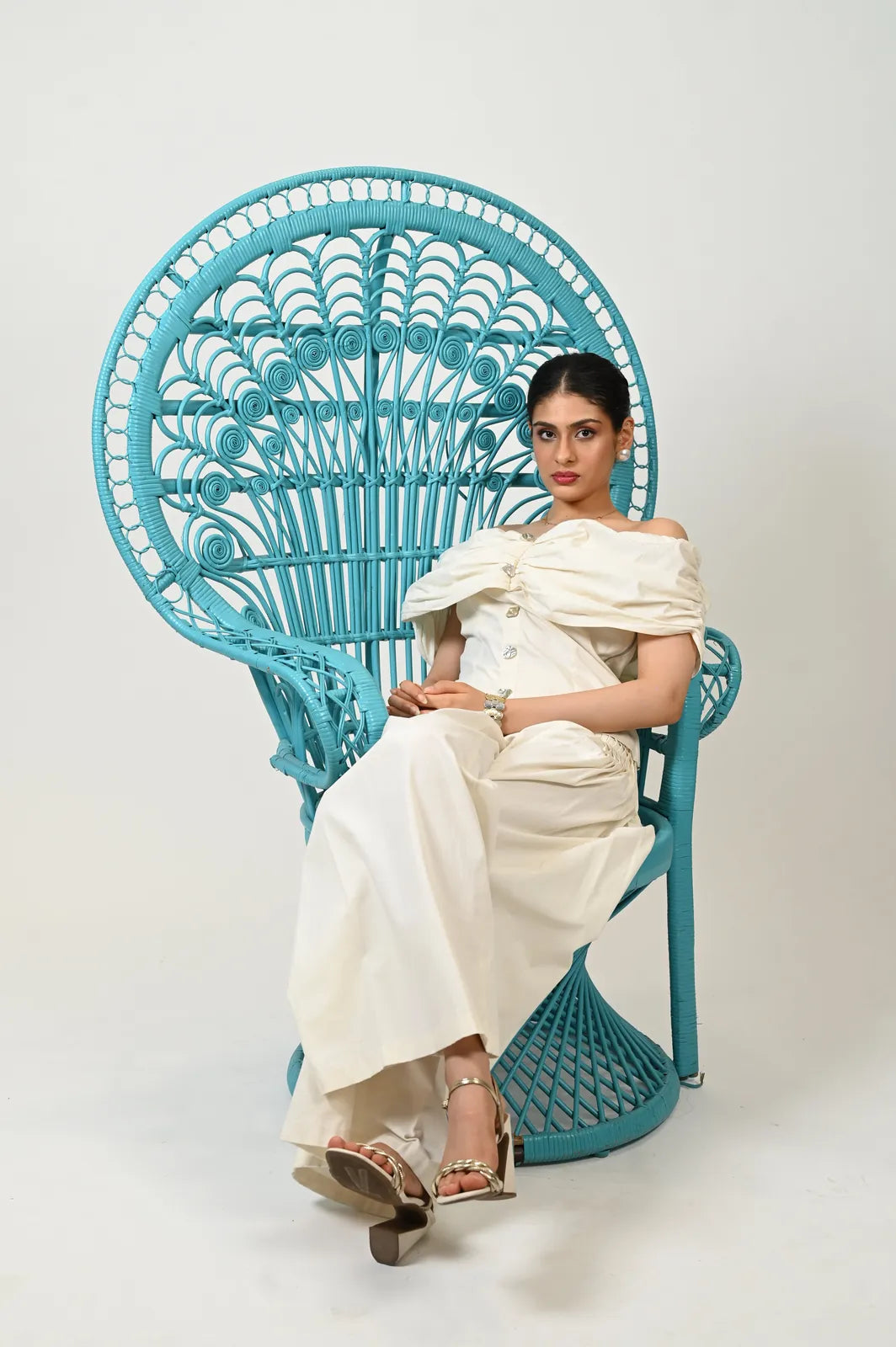 divya chawla in coconut cooler top, image 22