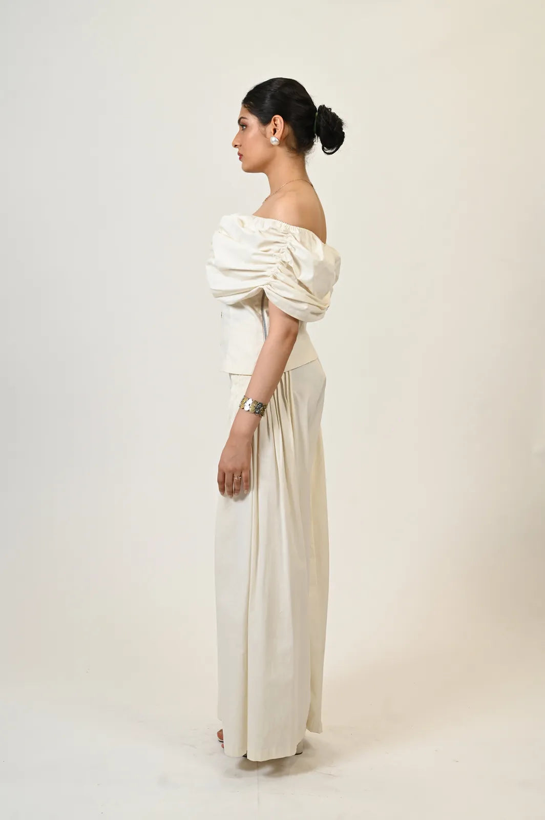 divya chawla in coconut cooler top, image 7