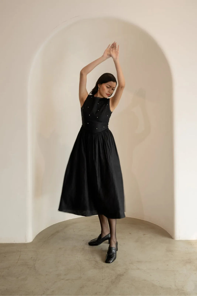 Ebony Black Sleeveless Midi Dress