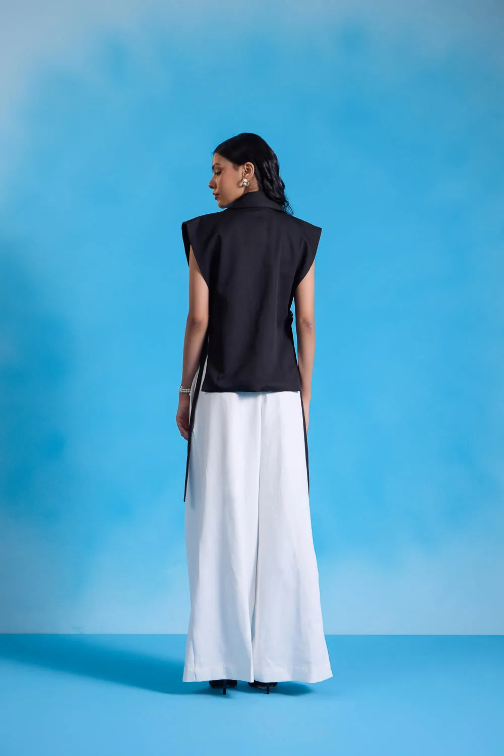 esha rao in starlit noir vest co-ord, image 4