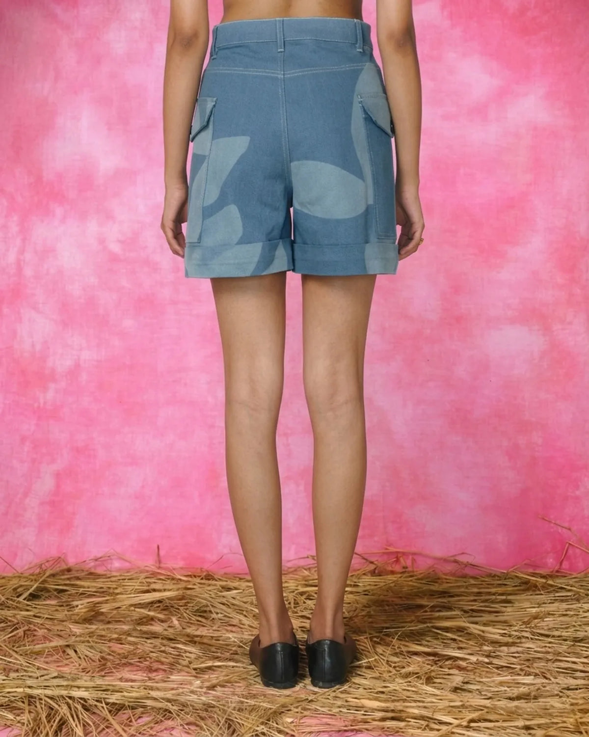 iris shorts, image 3