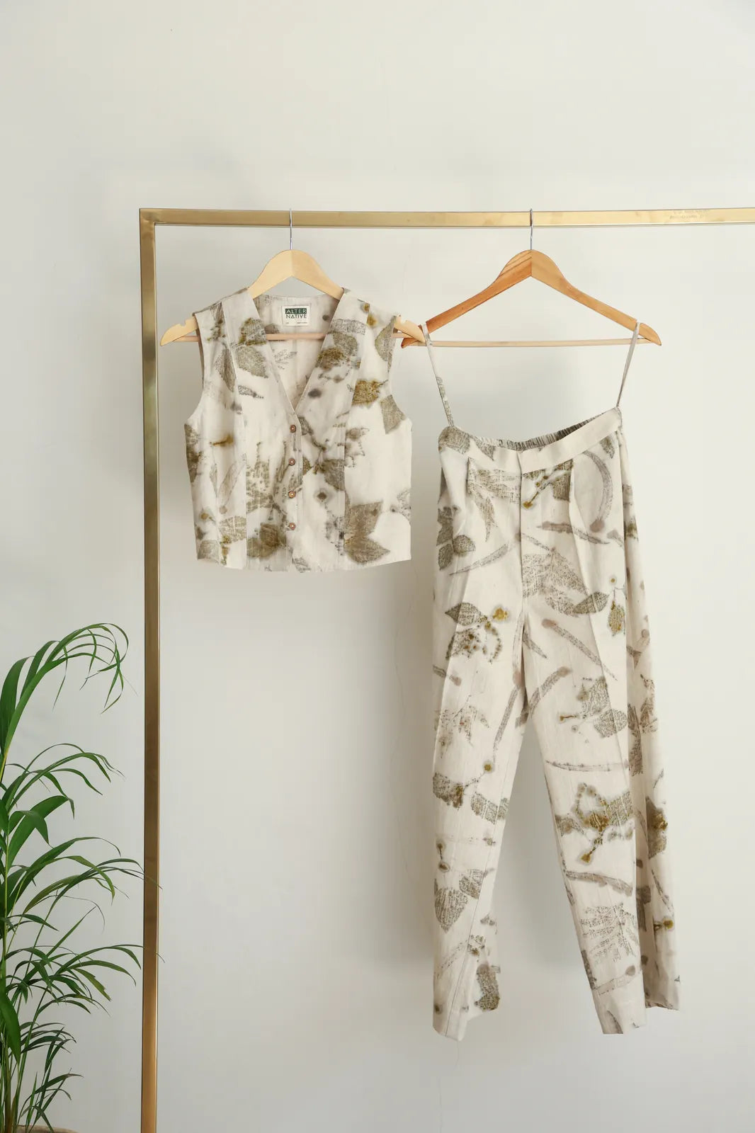 live leafy 3-piece blazer set with vest & pants, image 3