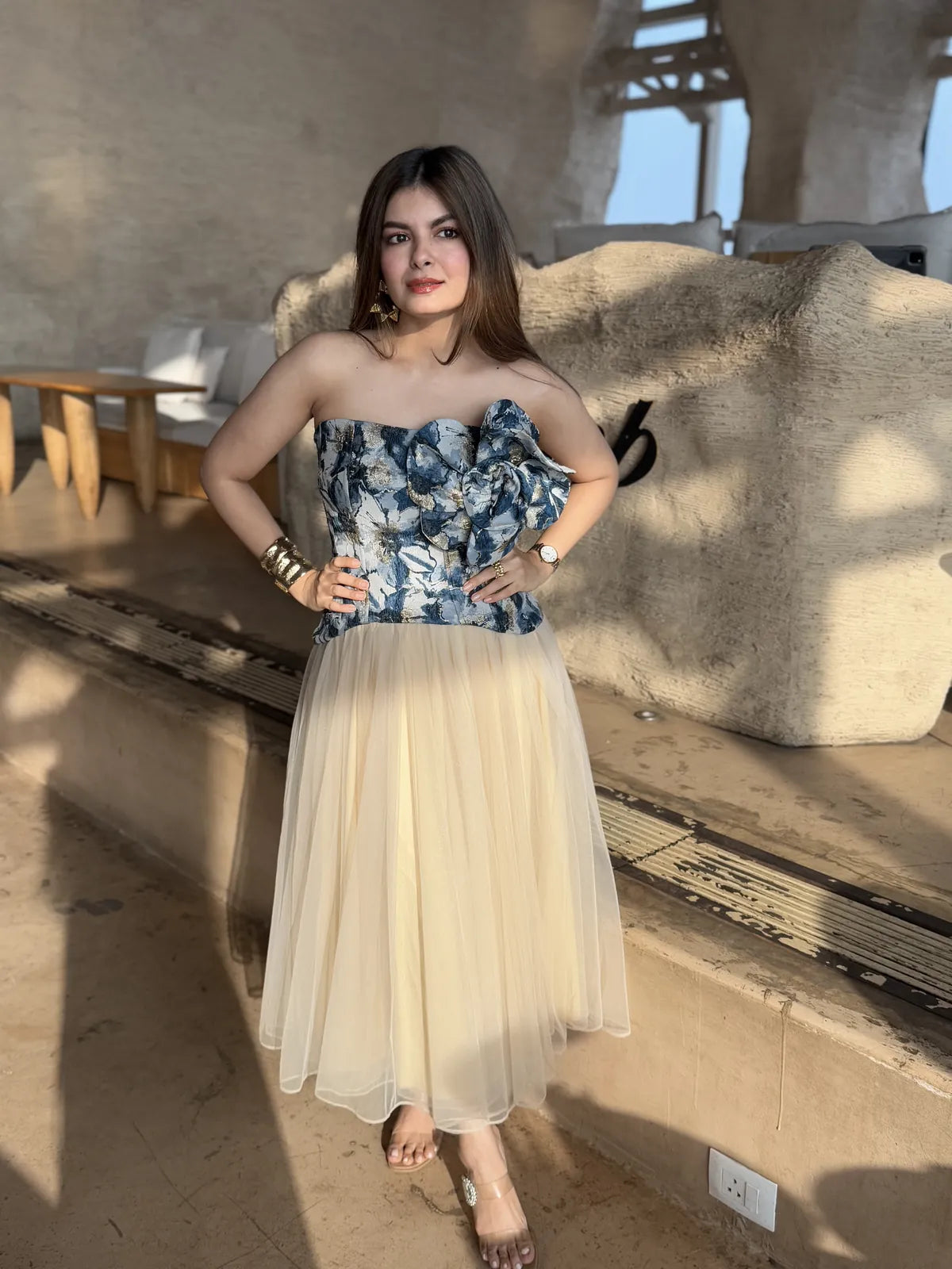 mehndi jashnani in gilded corset co- ord, image 2