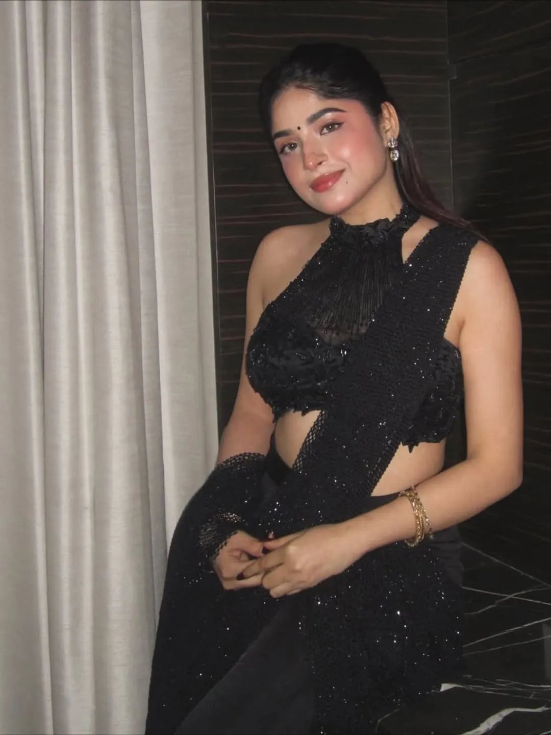 noir allure halter saree set, image 3