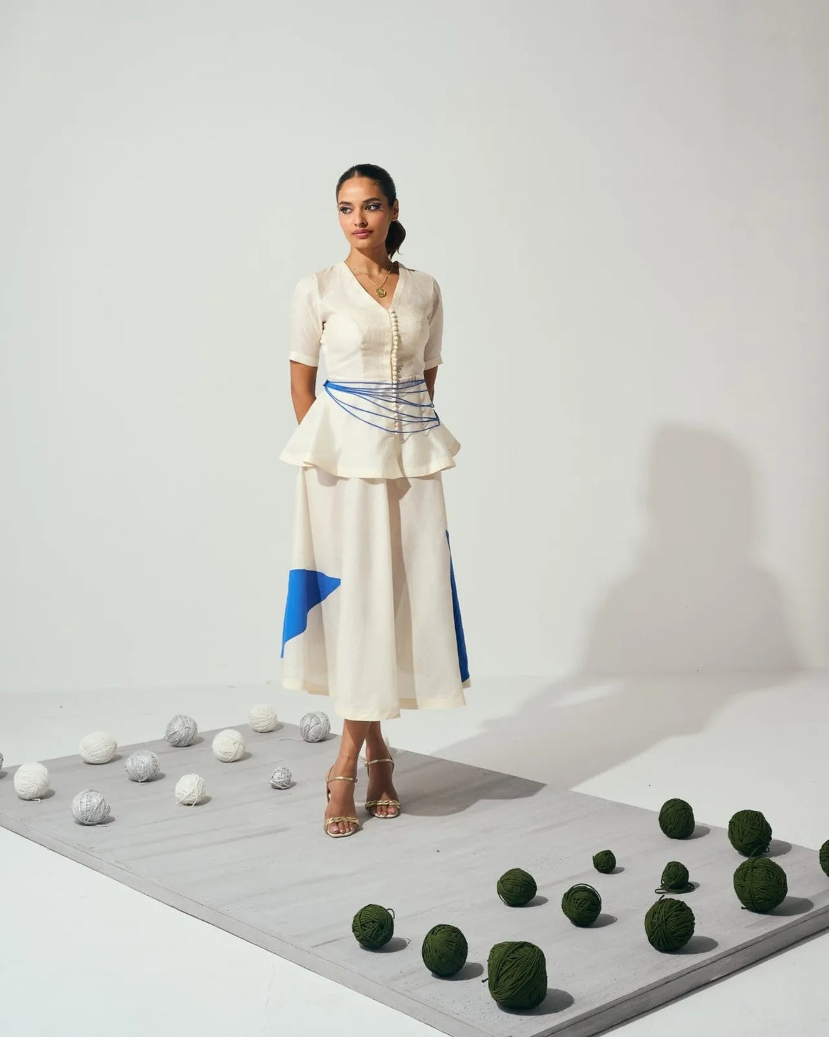 white lies set, image 1